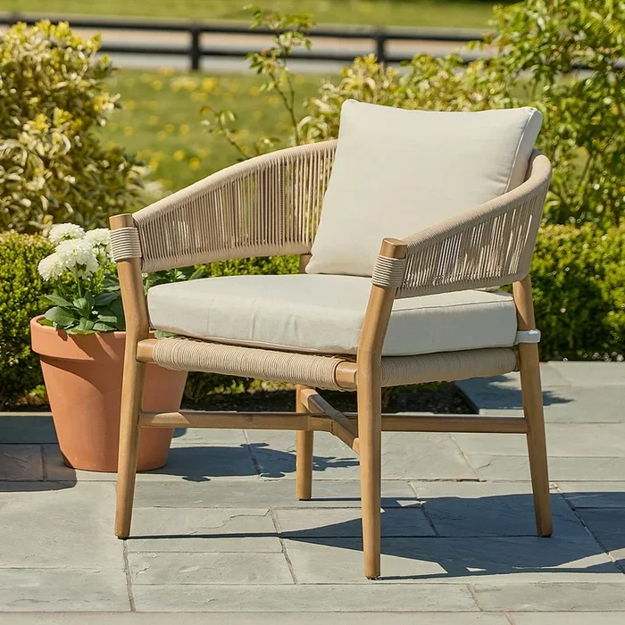Makali 27″ Outdoor Lounge Chair – Lily White
